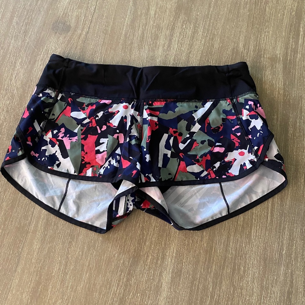 Lululemon Speed Up 2.5”, Size 8
